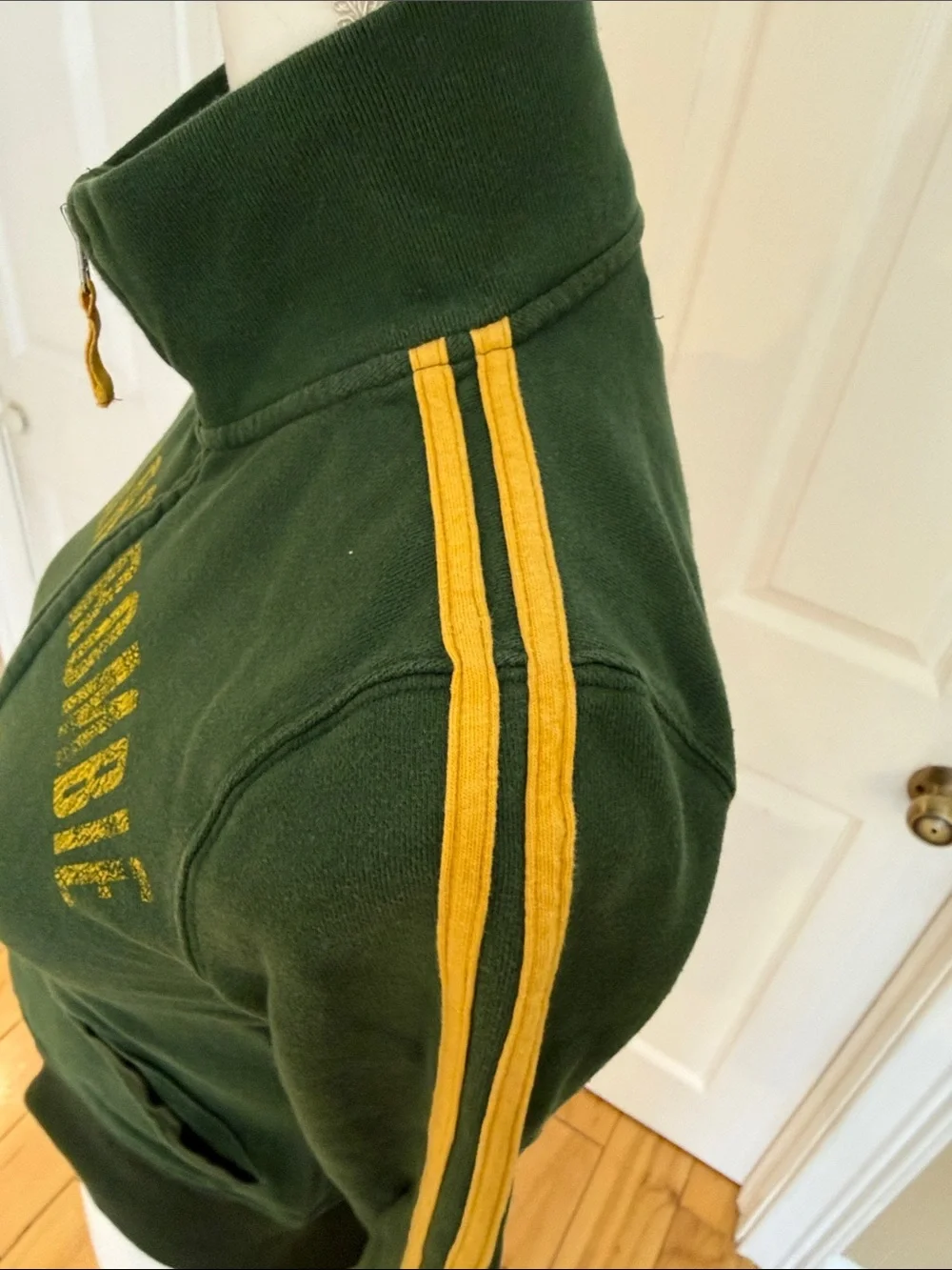 Abercrombie & Fitch Y2 K Green and Yellow Zip-Front Women's Sweater